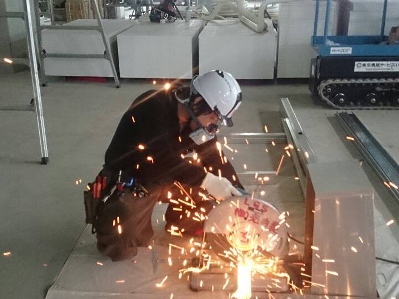 光内装採用情報
